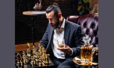 coffret pour whisky en bois avec accessoires en verre et glaçons en pierre inclut